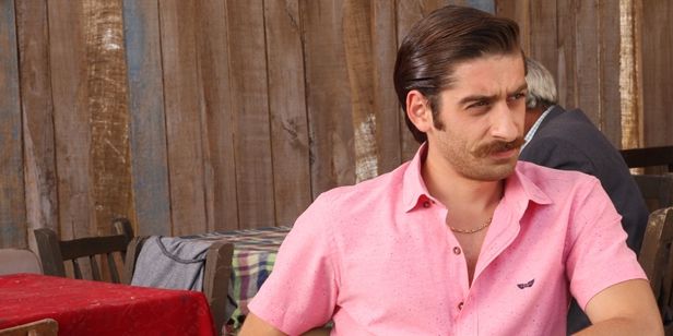 Bora Akkaş "Ay Lav Yu Tuu"da Delikanlı Oluyor!