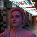 Fotoğraf Julia Garner