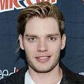Fotoğraf Dominic Sherwood