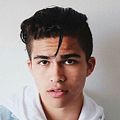 Fotoğraf Alex Aiono