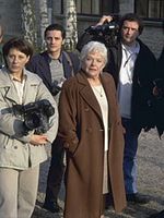 La Petite fille en costume marin görüntüsü