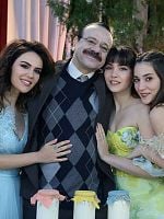 Üç Kız Kardeş görüntüsü