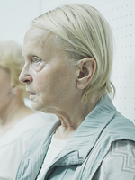 Kobieta na dachu posteri