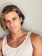 Owen Patrick Joyner'un fotoğrafi