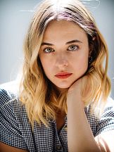 Raechelle Banno'un fotoğrafi