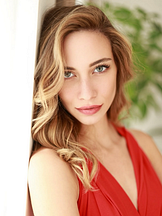 Asya Özveren'un fotoğrafi