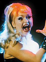 Julie Ann Muz'un fotoğrafi