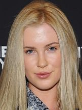 Ireland Basinger Baldwin'un fotoğrafi