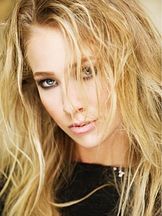 London Elise Moore'un fotoğrafi