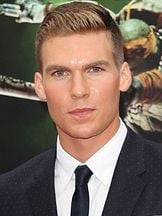 Pete Ploszek'un fotoğrafi