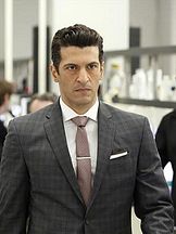 Simon Kassianides'un fotoğrafi