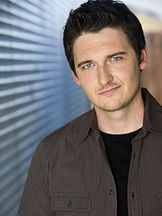 Toby Leonard Moore'un fotoğrafi