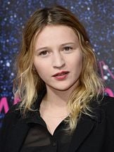 Christa Théret'un fotoğrafi