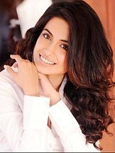 Sarah-Jane Dias'un fotoğrafi