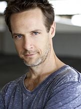 Christopher Rob Bowen'un fotoğrafi