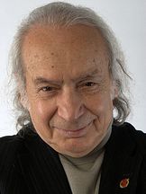 Agah Özgüç'un fotoğrafi