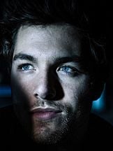 Alexander Calvert'un fotoğrafi