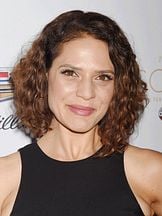 Monique Gabriela Curnen'un fotoğrafi