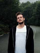 Alper Rende'un fotoğrafi