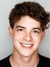 Israel Broussard'un fotoğrafi