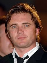 Alex Ferns'un fotoğrafi