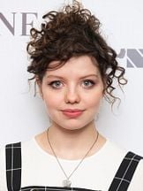 Chloe Levine