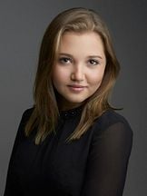 Mia McKenna-Bruce'un fotoğrafi