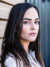 Özge Özkaplan'un fotoğrafi