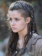 Holly Earl