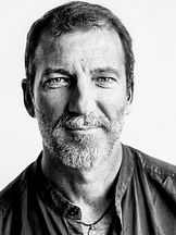 Mark Bennington'un fotoğrafi