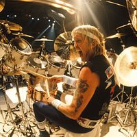 Fotoğraf Nicko McBrain