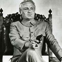 Fotoğraf Charles Gray