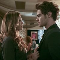 Fotoğraf Grey Damon