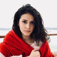 Fotoğraf Cemre Kurum