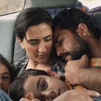 Fotoğraf Phoenix Raei