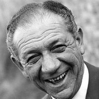 Fotoğraf Sid James