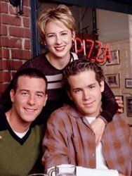 Two Guys, a Girl and a Pizza Place Sezon 4 posteri