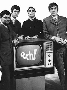 Do Not Adjust Your Set Sezon 2 posteri