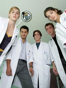 Le Cocon Sezon 1 posteri