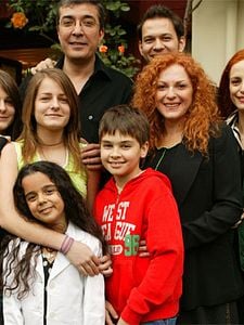 Aşk Her Yaşta Sezon 1 posteri