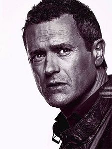 Complications Sezon 1 posteri