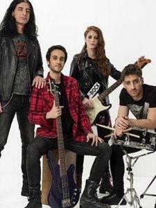 Dengi Dengine Sezon 1 posteri