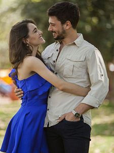 Aşk Ağlatır Sezon 1 posteri