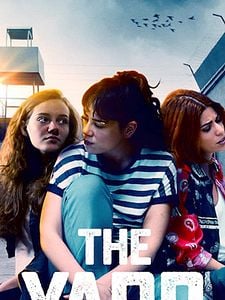 Avlu Sezon 1 posteri