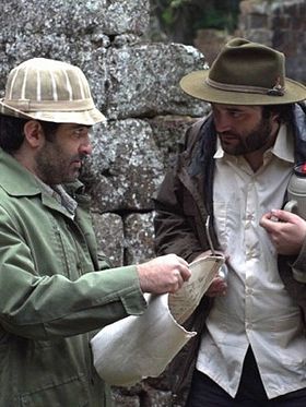 Altın Peşinde posteri