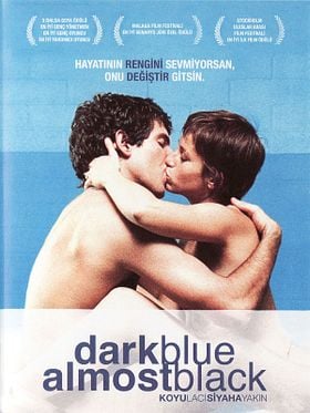 KoyuLaciSiyahaYakın posteri