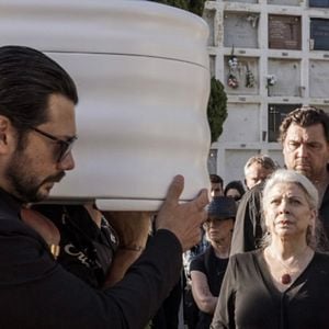 Fotoğraf İki Mezar