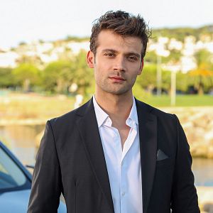 Fotoğraf Aynadaki Yabancı