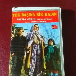Fotoğraf Tek Başına Bir Kadın