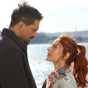 Fotoğraf Aynadaki Yabancı